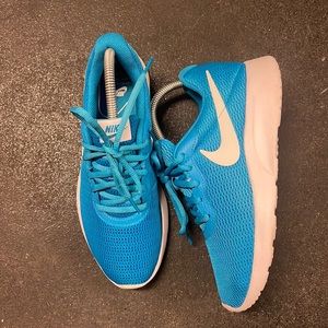 Nike Rose